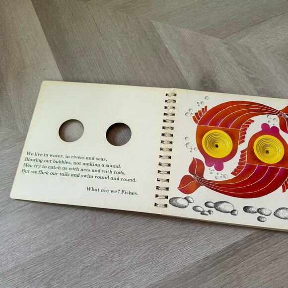 I Am An Owl Spiral Bound Poke & Look Board Book Vintage 1981 - Picture 5 of 12
